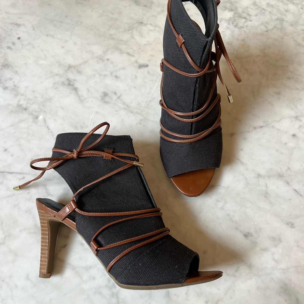 Frank Sarto heels - Navy and brown leather size 8